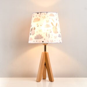 أباجورة طاولة خشب مودرن بثلاث أرجل