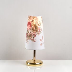 أباجورة مودرن بقاعدة ذهبية وشابوه كتان بنقوش ورد أنيقة تناسب جميع الديكورات من نجفة شوب