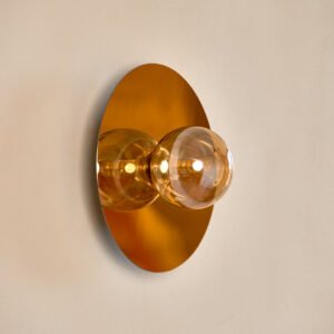 أبليك حائط ستانلس ذهبي بلمبة زجاج فاميه بتصميم مودرن فاخر