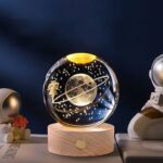 كرة كريستال روني ثلاثية الأبعاد مضيئة LED | مصباح ديكور لغرفة النوم والمكتب