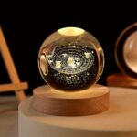⁦كرة كريستال روني ثلاثية الأبعاد مضيئة LED | مصباح ديكور لغرفة النوم والمكتب⁩ - الصورة ⁦3⁩