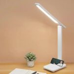 ⁦أباجورة مكتب LED بيضاء قابلة للشحن | إضاءة للمذاكرة والعمل⁩ - الصورة ⁦3⁩