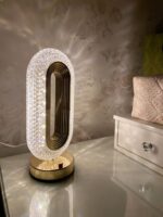 ⁦أباجورة LED ذهبية قابلة للشحن باللمس | إضاءة عصرية للمكتب وغرفة النوم⁩ - الصورة ⁦3⁩