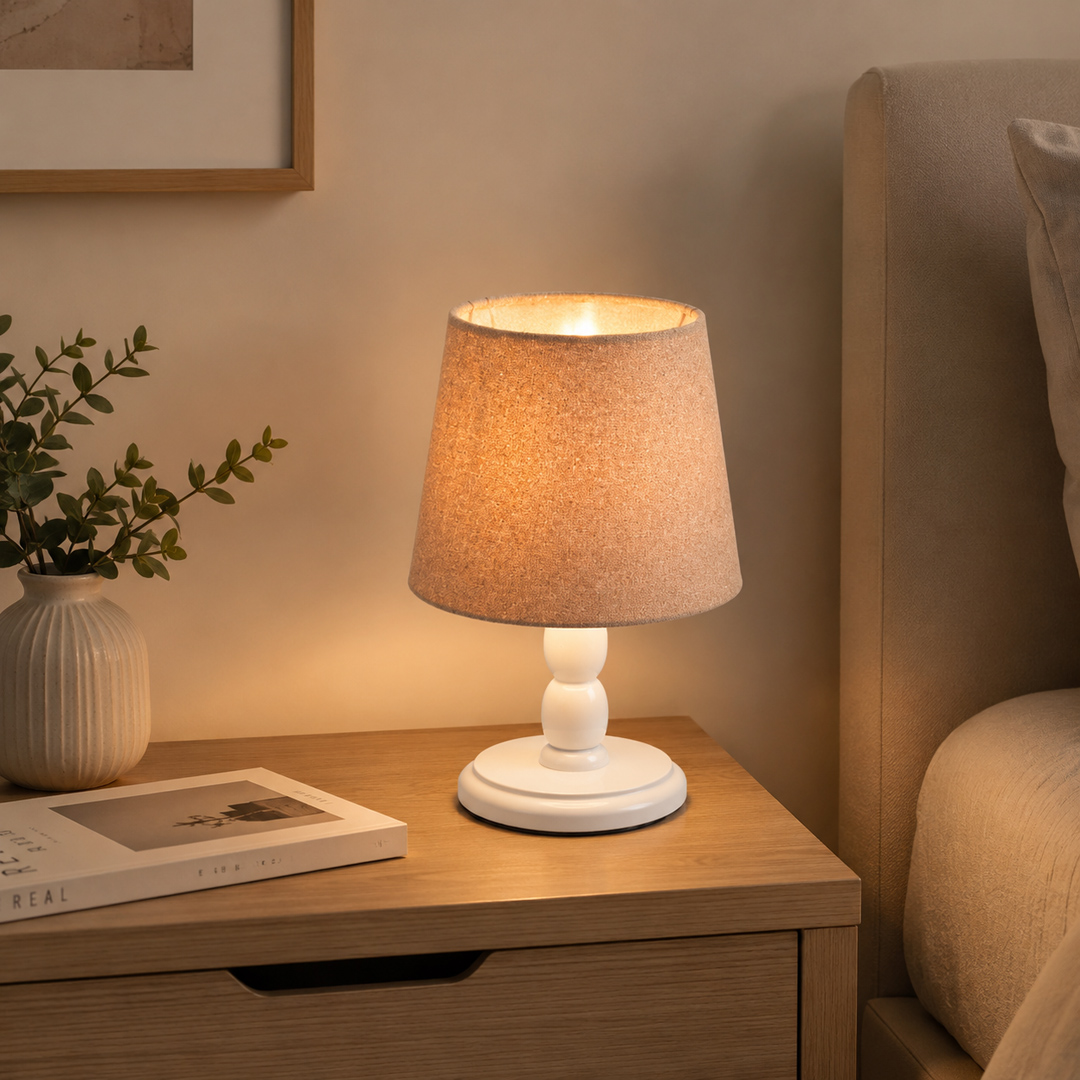 beige-table-lamp-fabric-shade-bedside-light.jpg أباجورة مودرن خشب زان فلاما | مع شابوة كتان بيج انيق - الصورة 1